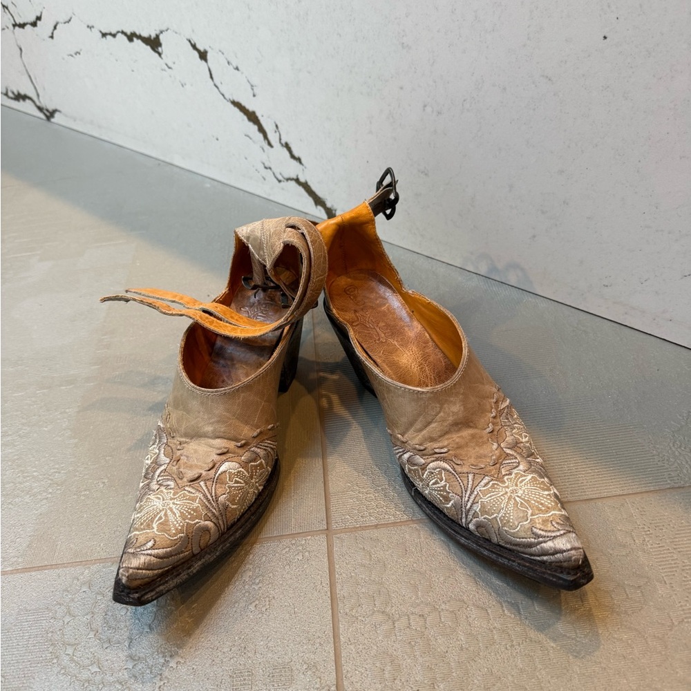 Old Gringo Tan Embroidered Western Boots